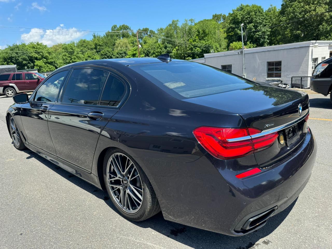 2017 BMW 750 Xi vin: WBA7F2C5XHG421594