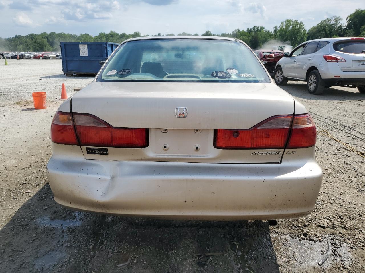 1HGCG5647YA101351 2000 Honda Accord Lx