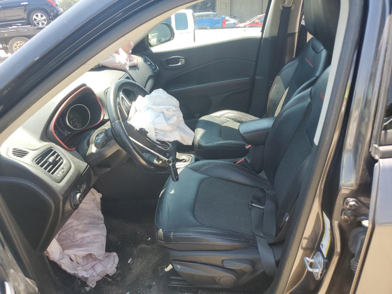 3C4NJDDB1KT739504 2019 Jeep Compass Trailhawk