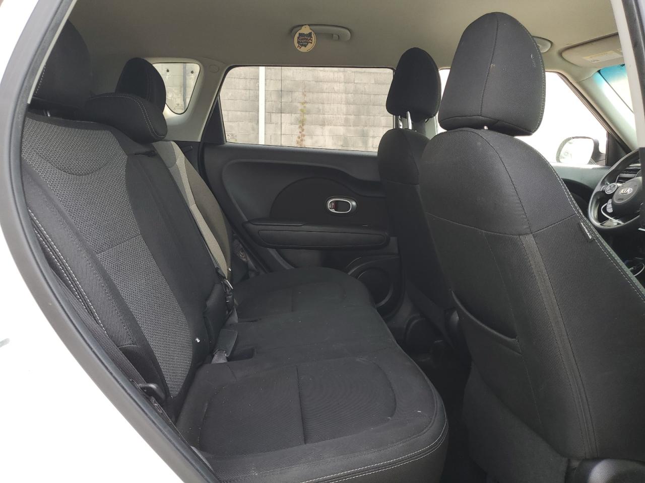 KNDJP3A55J7606480 2018 Kia Soul +