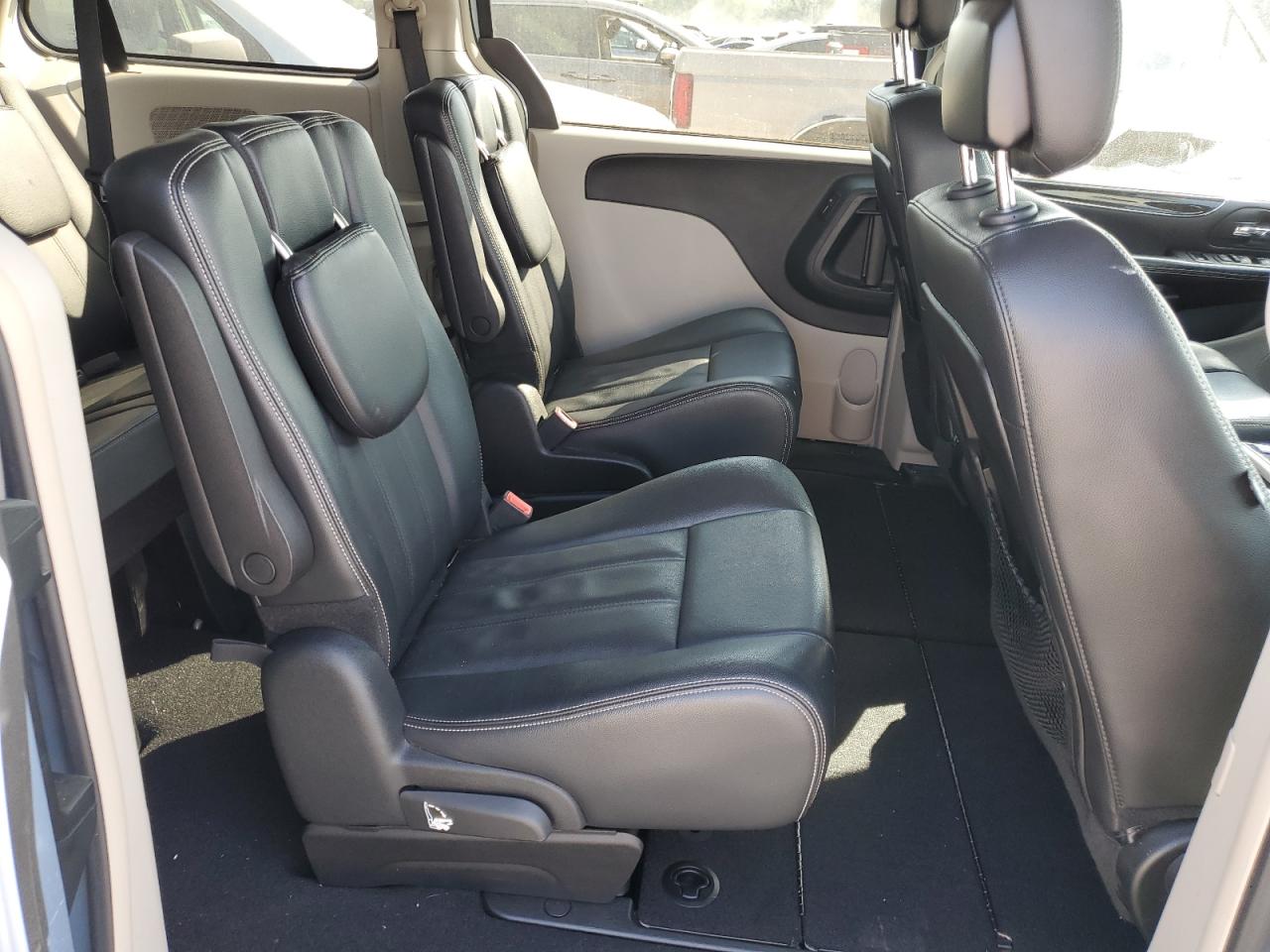 2C4RC1BGXDR645233 2013 Chrysler Town & Country Touring