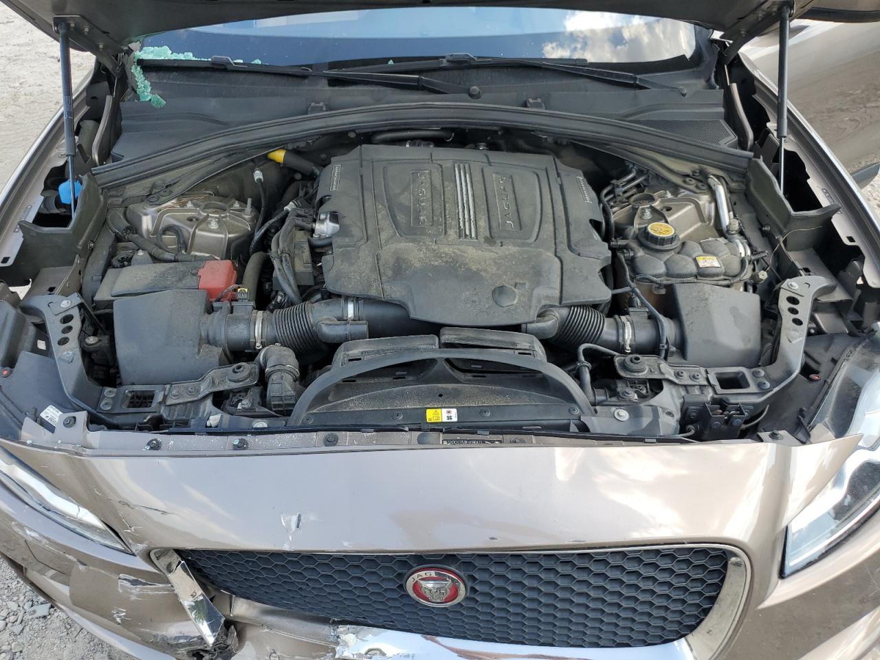 SADCK2BV4HA090470 2017 Jaguar F-Pace Prestige