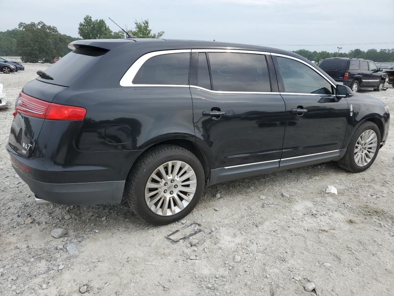 2LMHJ5AR6BBJ52456 2011 Lincoln Mkt