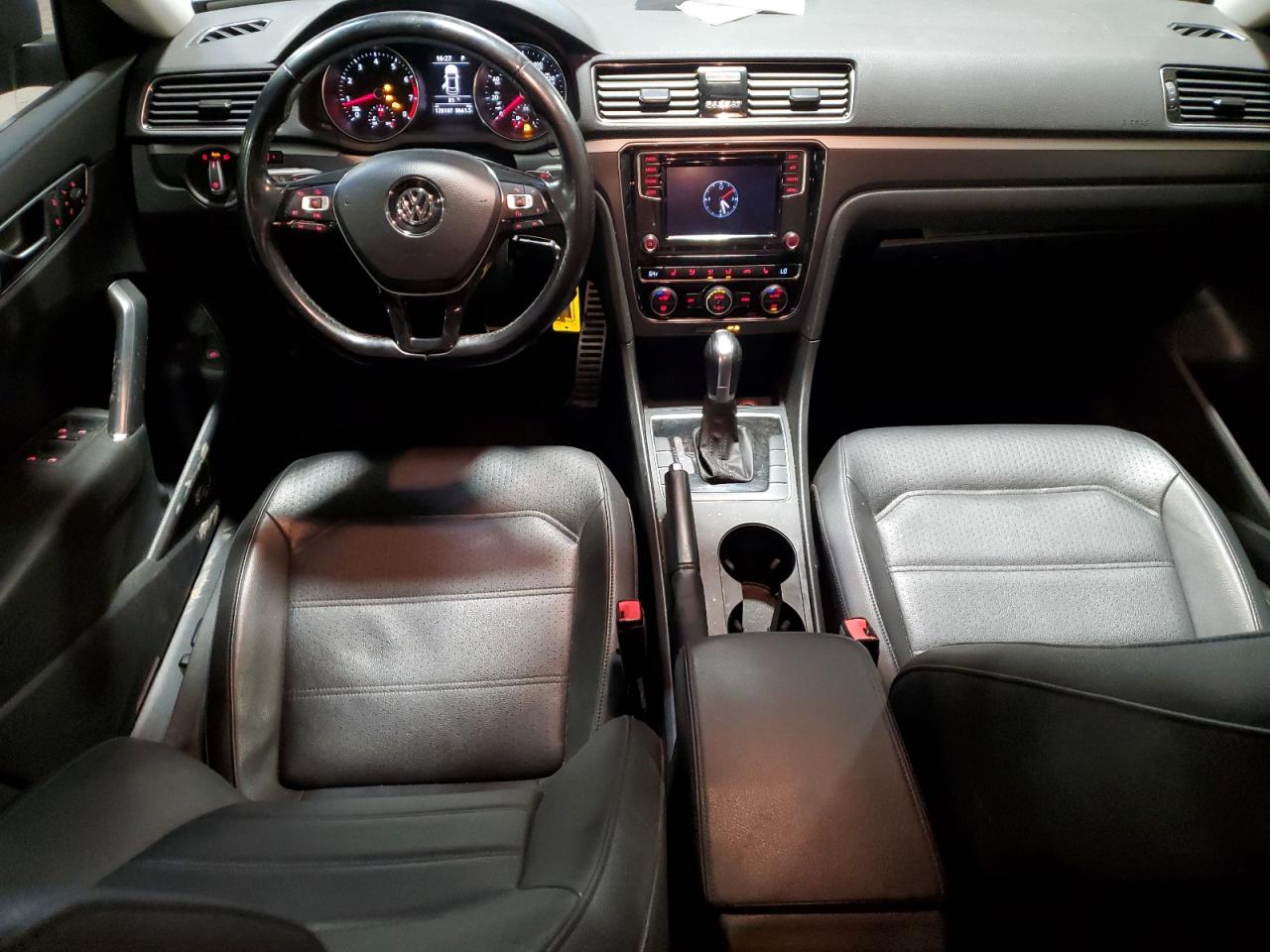 1VWAA7A31JC026400 2018 Volkswagen Passat S