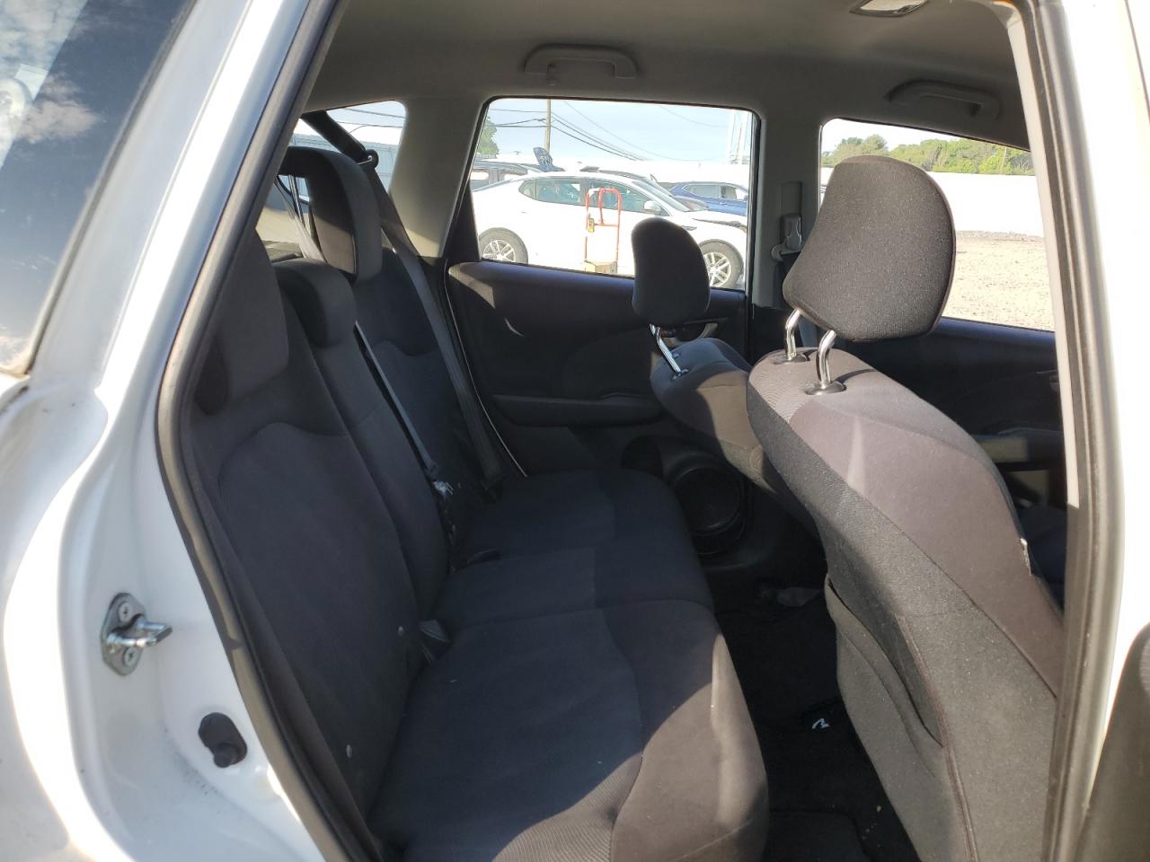 JHMGE8H53BS000708 2011 Honda Fit Sport