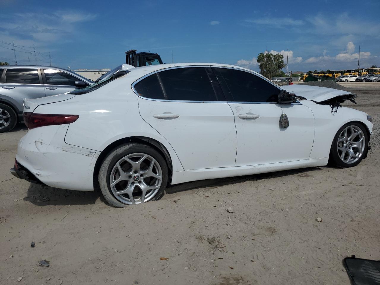 2018 Alfa Romeo Giulia Ti vin: ZARFAECN0J7576410