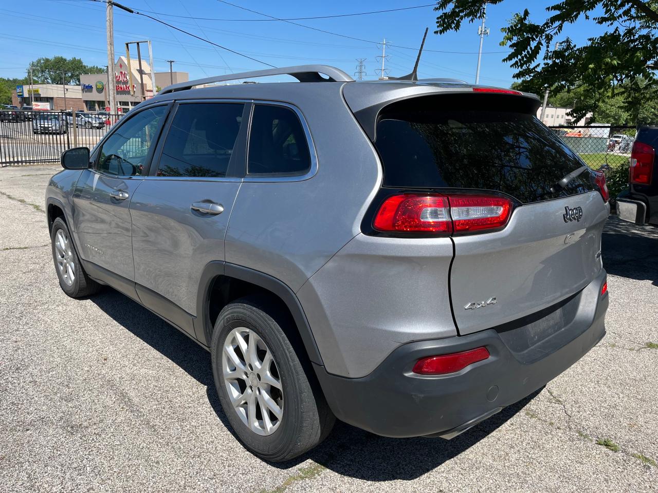 2015 Jeep Cherokee Latitude vin: 1C4PJMCS2FW794179