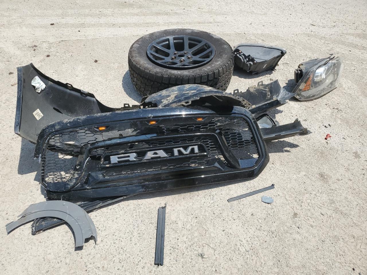 1C6RR6HT1DS716082 2013 Ram 1500 Sport