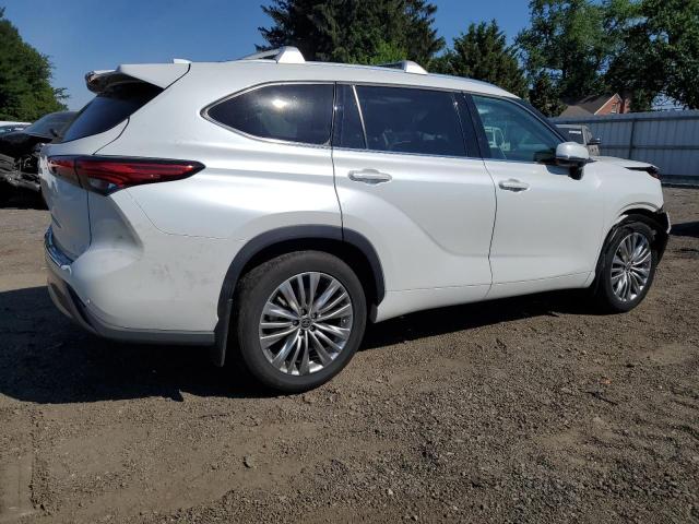 5TDFZRBH9NS202573 2022 Toyota Highlander Platinum