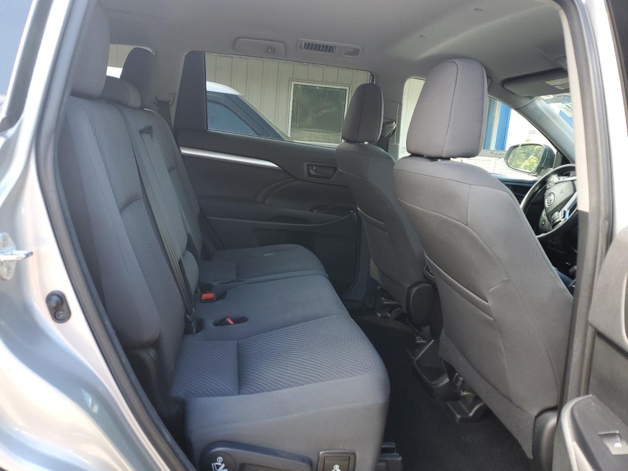 5TDBKRFH5GS323942 2016 Toyota Highlander Le