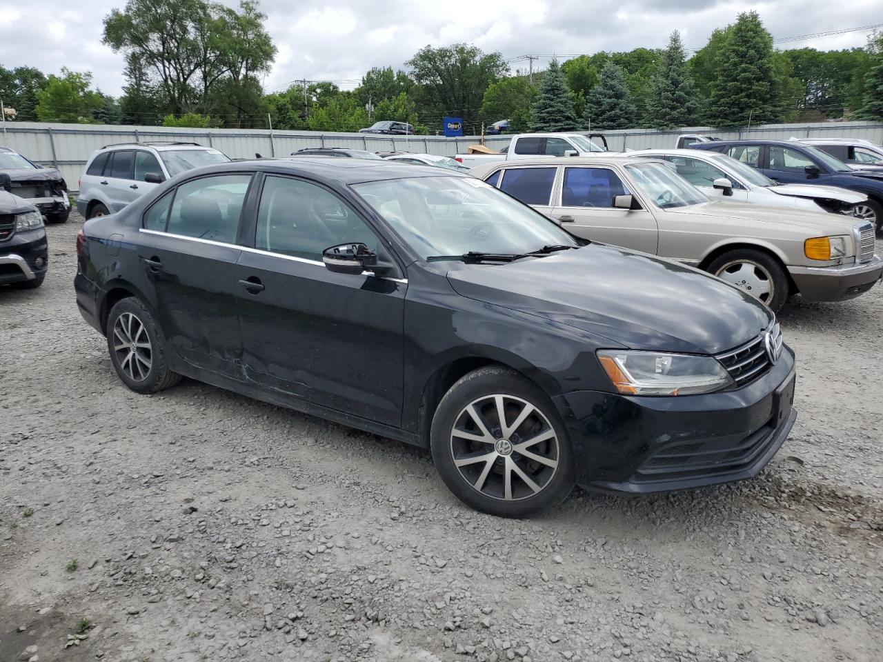 3VWDB7AJ9JM237268 2018 Volkswagen Jetta Se