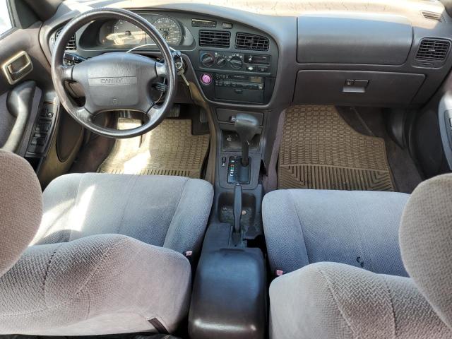 1995 Toyota Camry Le VIN: 4T1SK12E4SU560550 Lot: 60171384