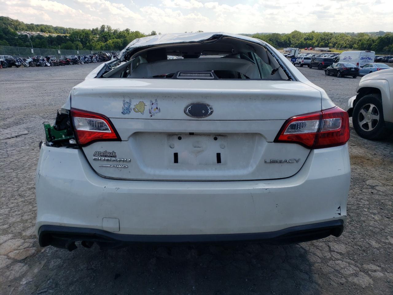 4S3BNAA65J3035300 2018 Subaru Legacy 2.5I