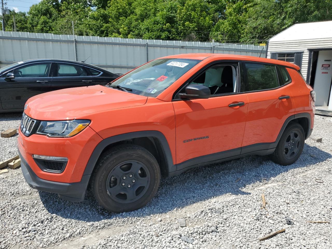 2018 Jeep Compass Sport vin: 3C4NJCAB4JT211162