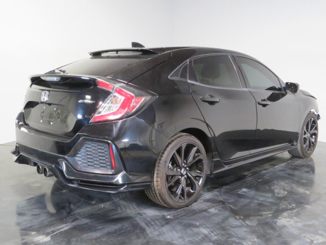 SHHFK7G4XJU212900 2018 Honda Civic Sport