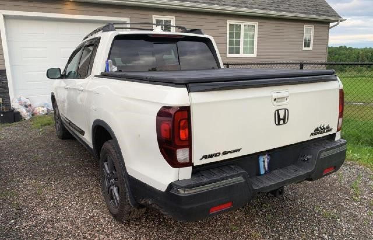 2017 Honda Ridgeline Sport vin: 5FPYK3F13HB503914