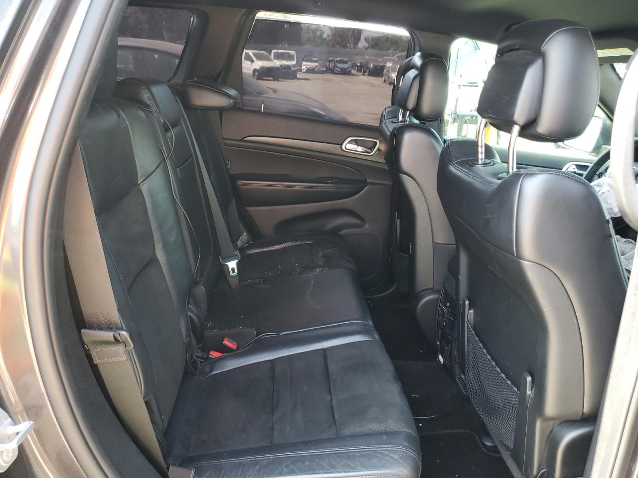 1C4RJEAG0JC511849 2018 Jeep Grand Cherokee Laredo