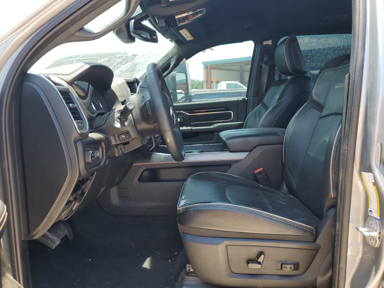 3C63RRJL2NG404041 2022 Ram 3500 Laramie