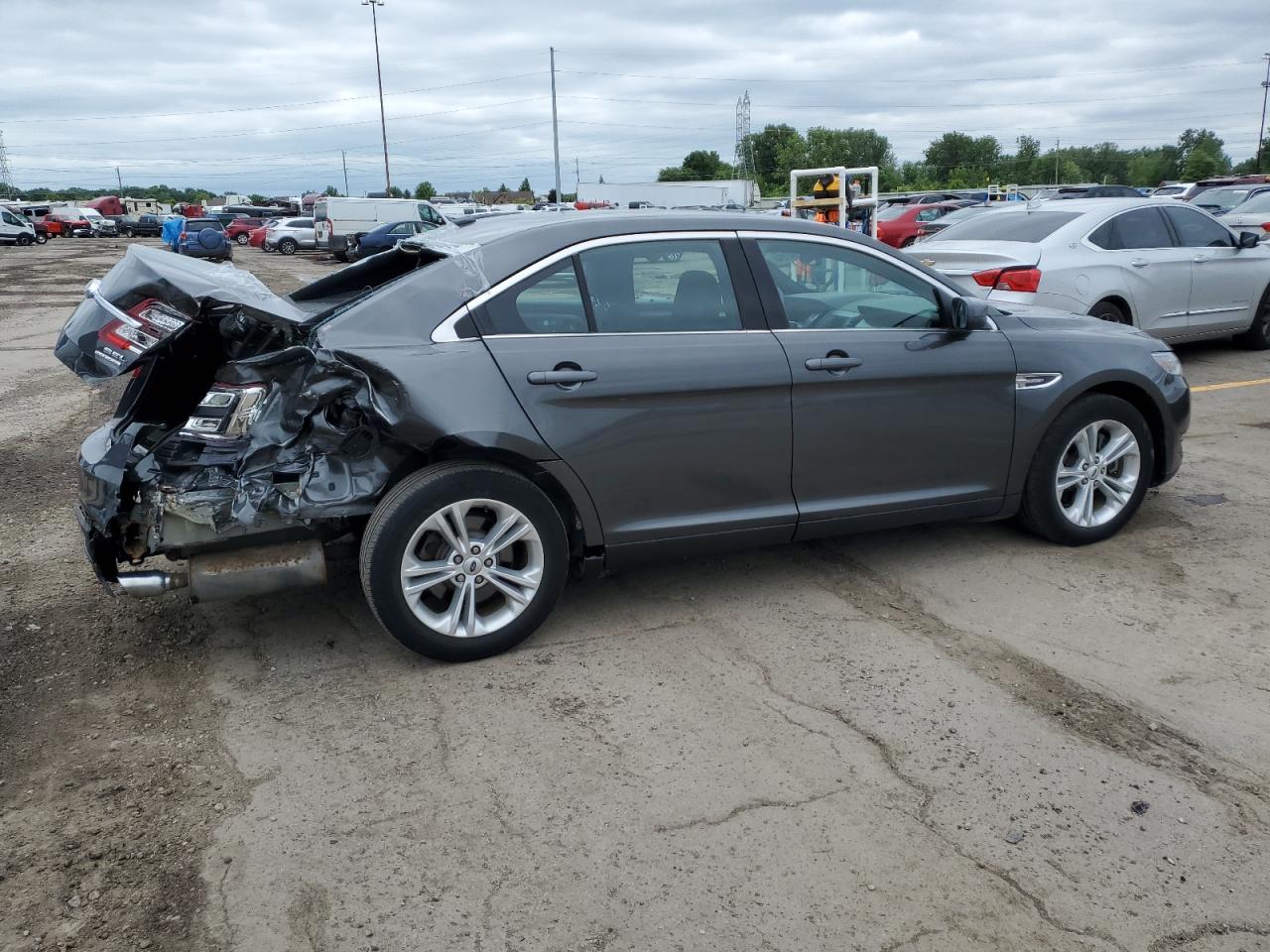 1FAHP2E85JG142254 2018 Ford Taurus Sel