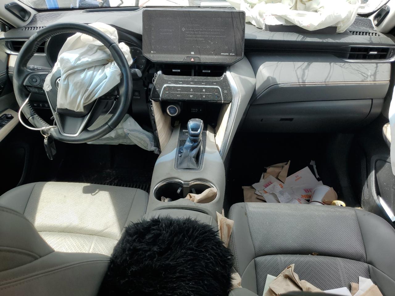 JTEAAAAH4MJ072844 2021 Toyota Venza Le