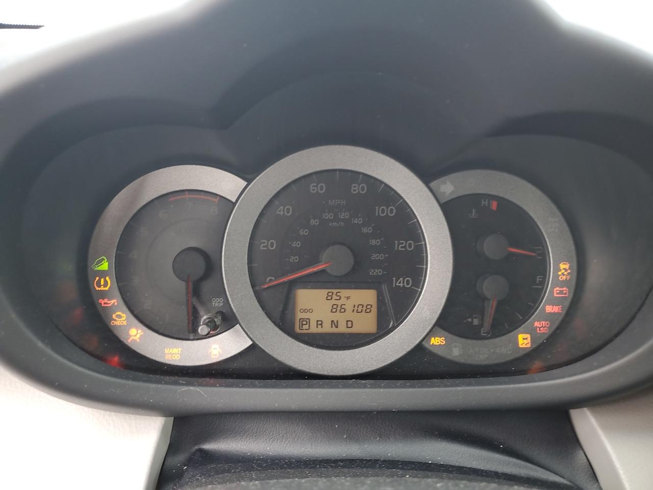 JTMKF4DV4B5032444 2011 Toyota Rav4