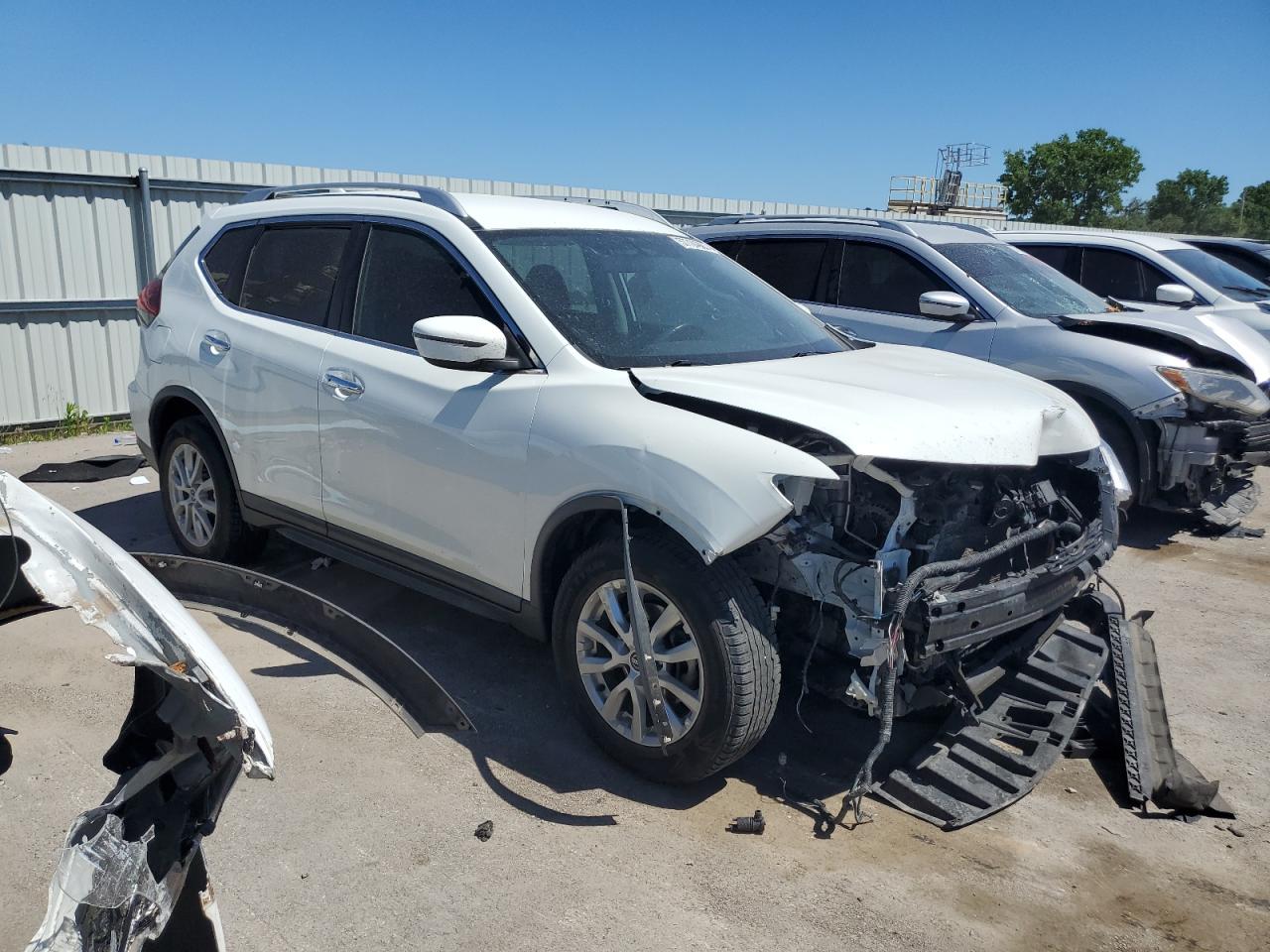 KNMAT2MT0JP586185 NISSAN ROGUE 2018