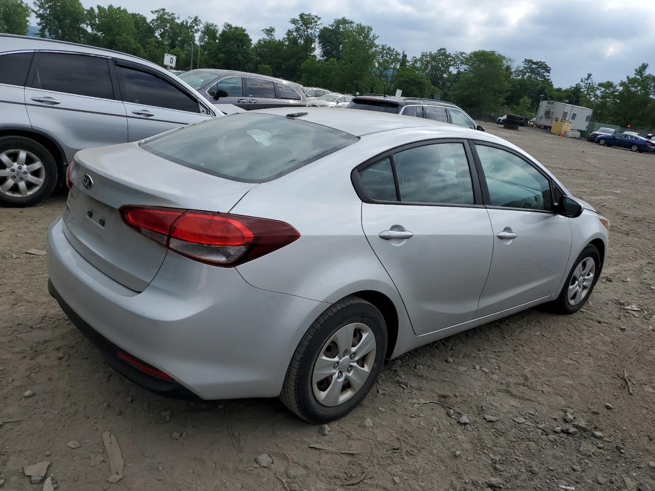 3KPFK4A7XHE010027 2017 Kia Forte Lx