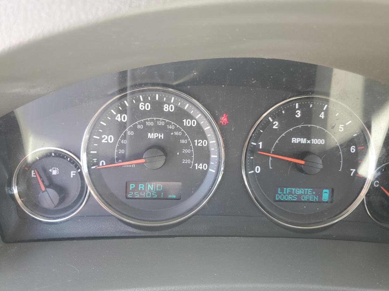 1J4HR58215C671608 2005 Jeep Grand Cherokee Limited