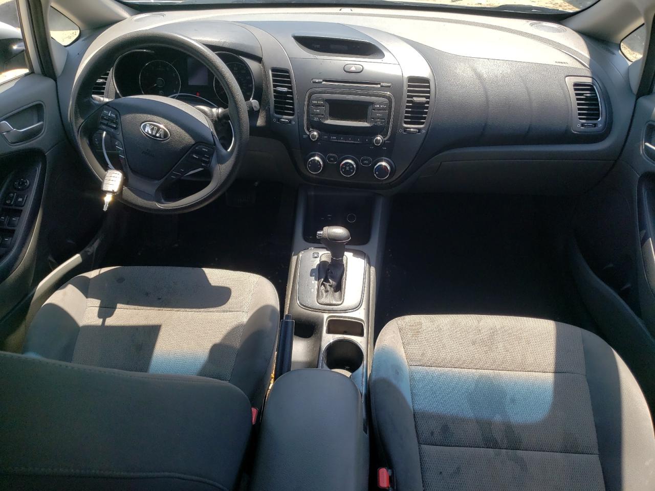 3KPFK4A71JE235507 2018 Kia Forte Lx