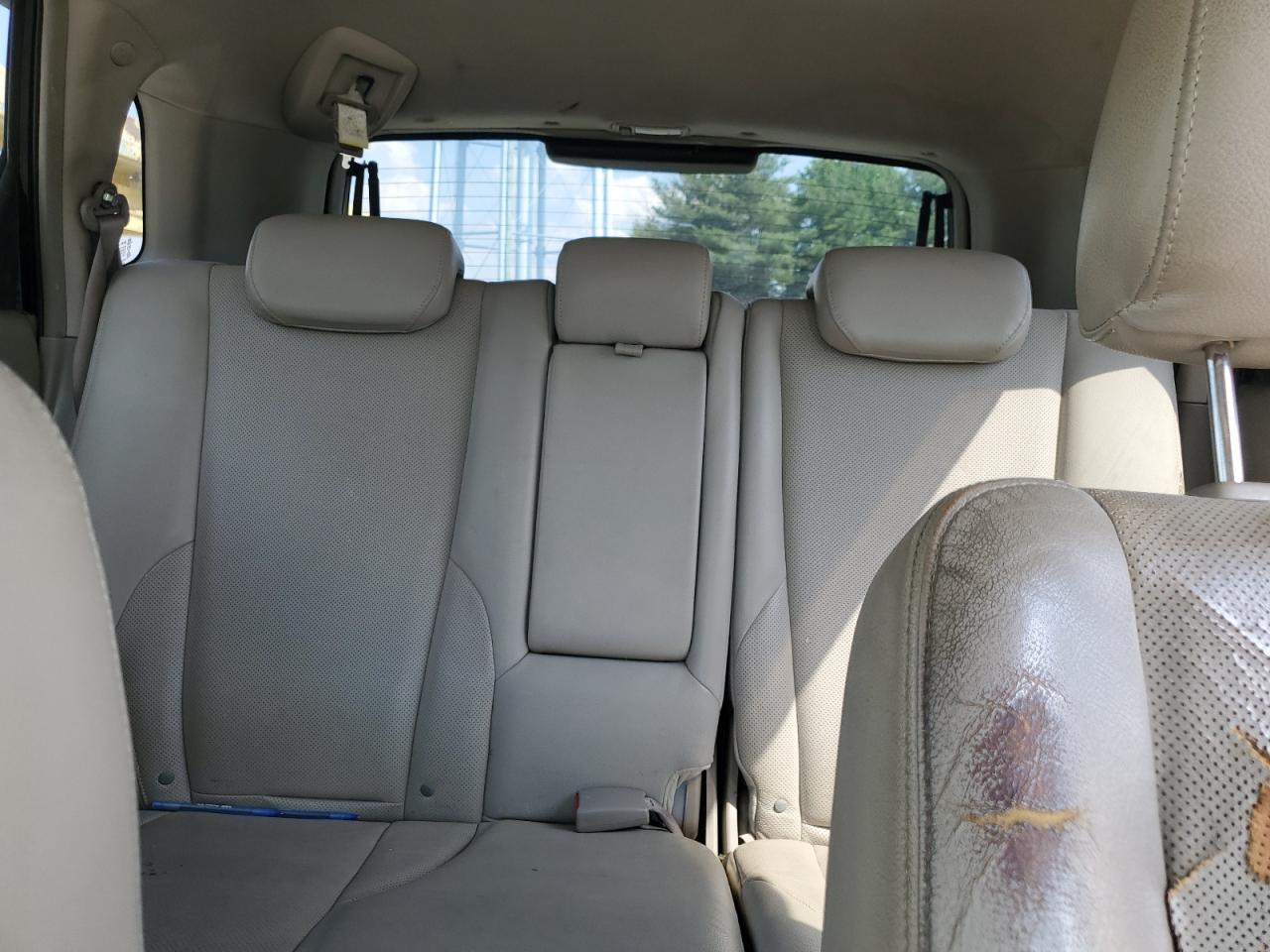 KM8JN12D05U188459 2005 Hyundai Tucson Gls