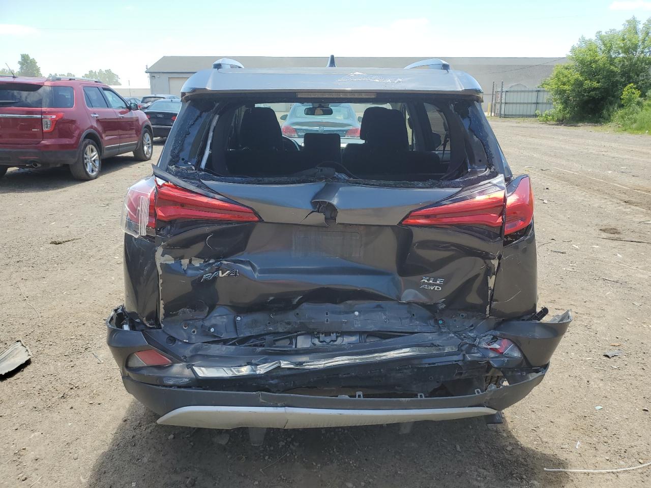 JTMRFREV6HJ714722 2017 Toyota Rav4 Xle