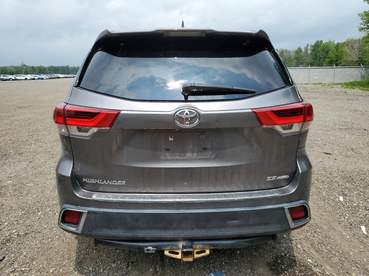 5TDJZRFHXHS514846 2017 Toyota Highlander Se
