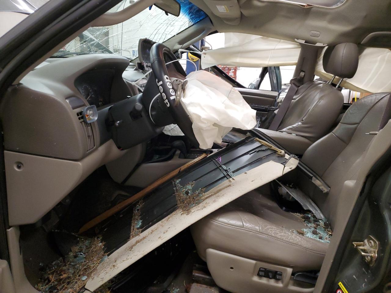 1J8GW48SX4C179557 2004 Jeep Grand Cherokee Laredo