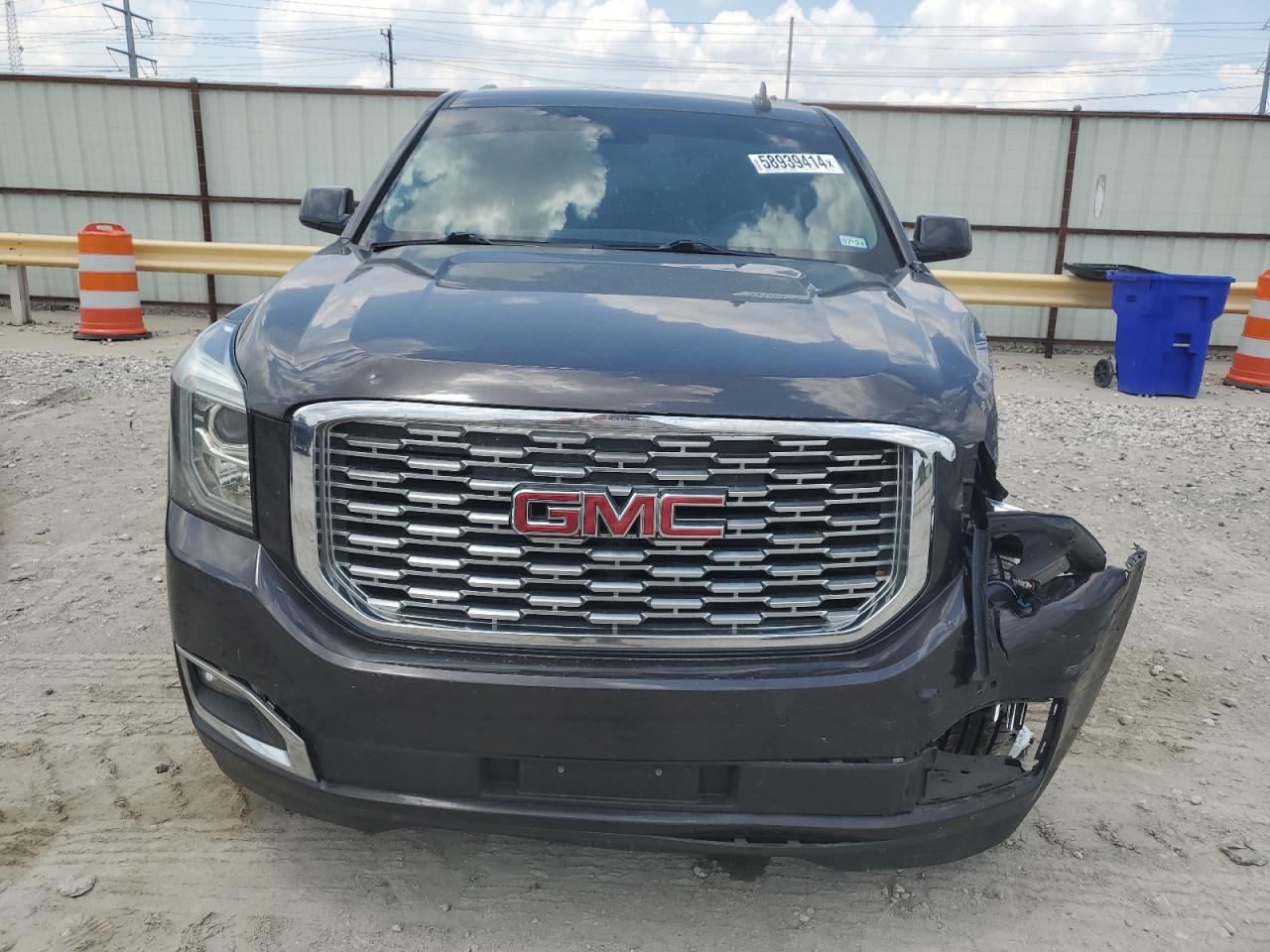 2018 GMC Yukon Denali vin: 1GKS1CKJ1JR127046