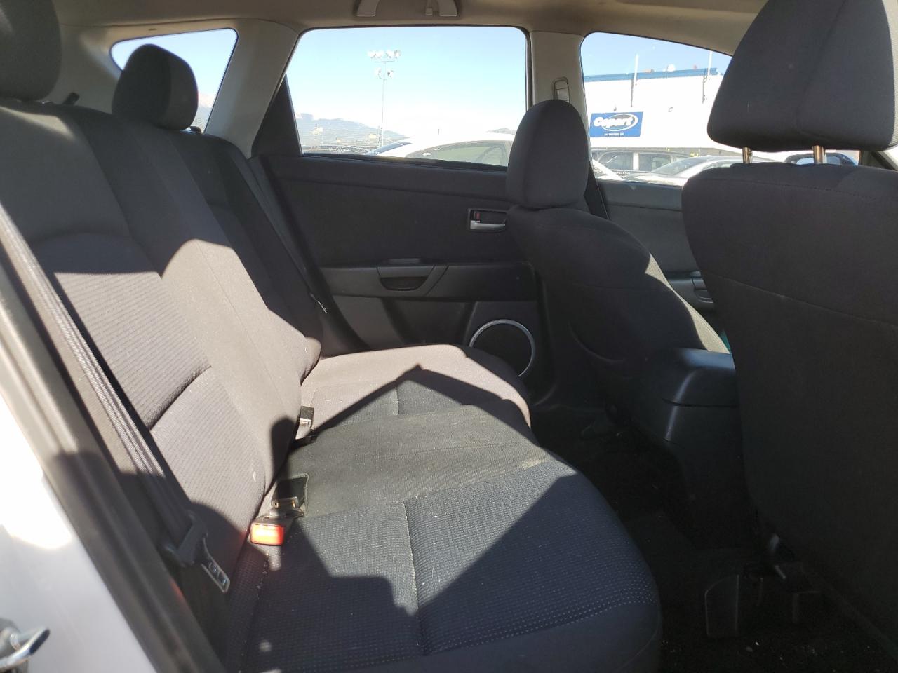 JM1BK143441144051 2004 Mazda 3 Hatchback