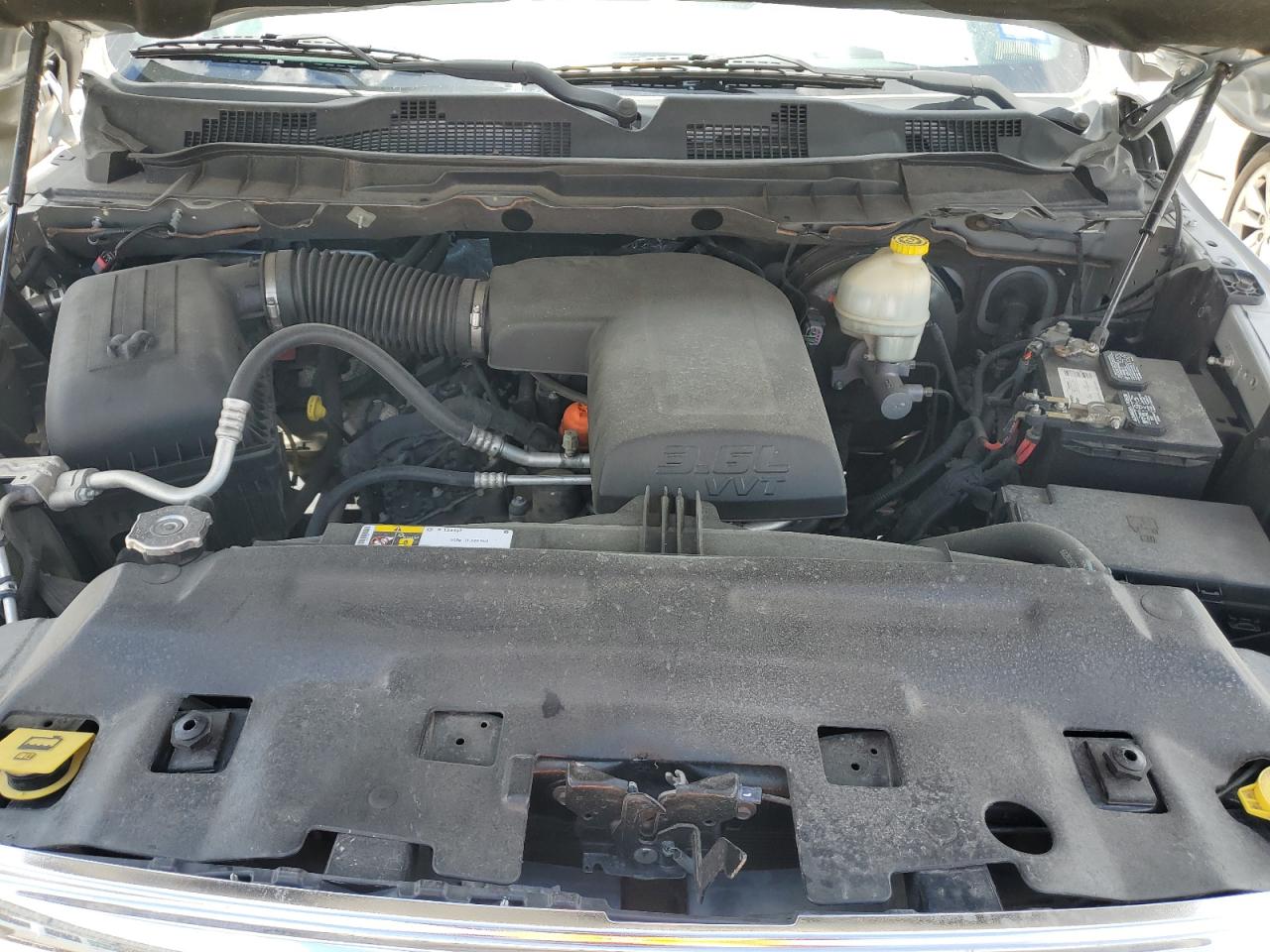 1C6RR6GG9FS674977 2015 Ram 1500 Slt