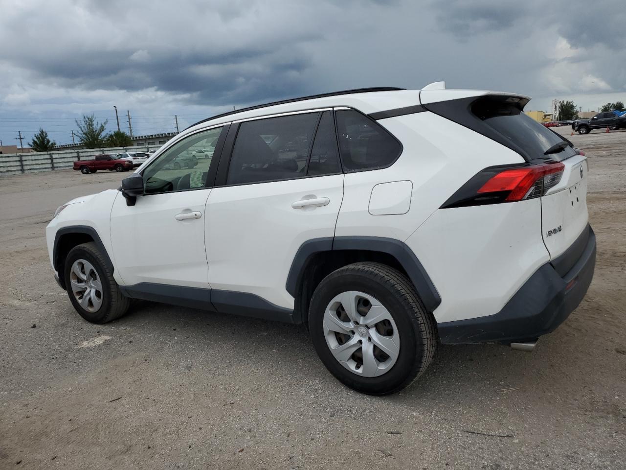 JTMH1RFVXKD507412 2019 Toyota Rav4 Le