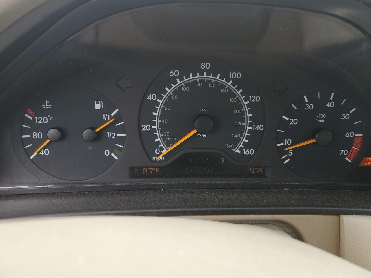 WDBJF65H4XA906045 1999 Mercedes-Benz E 320