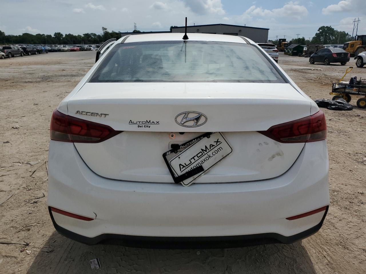 3KPC24A38KE052008 2019 Hyundai Accent Se