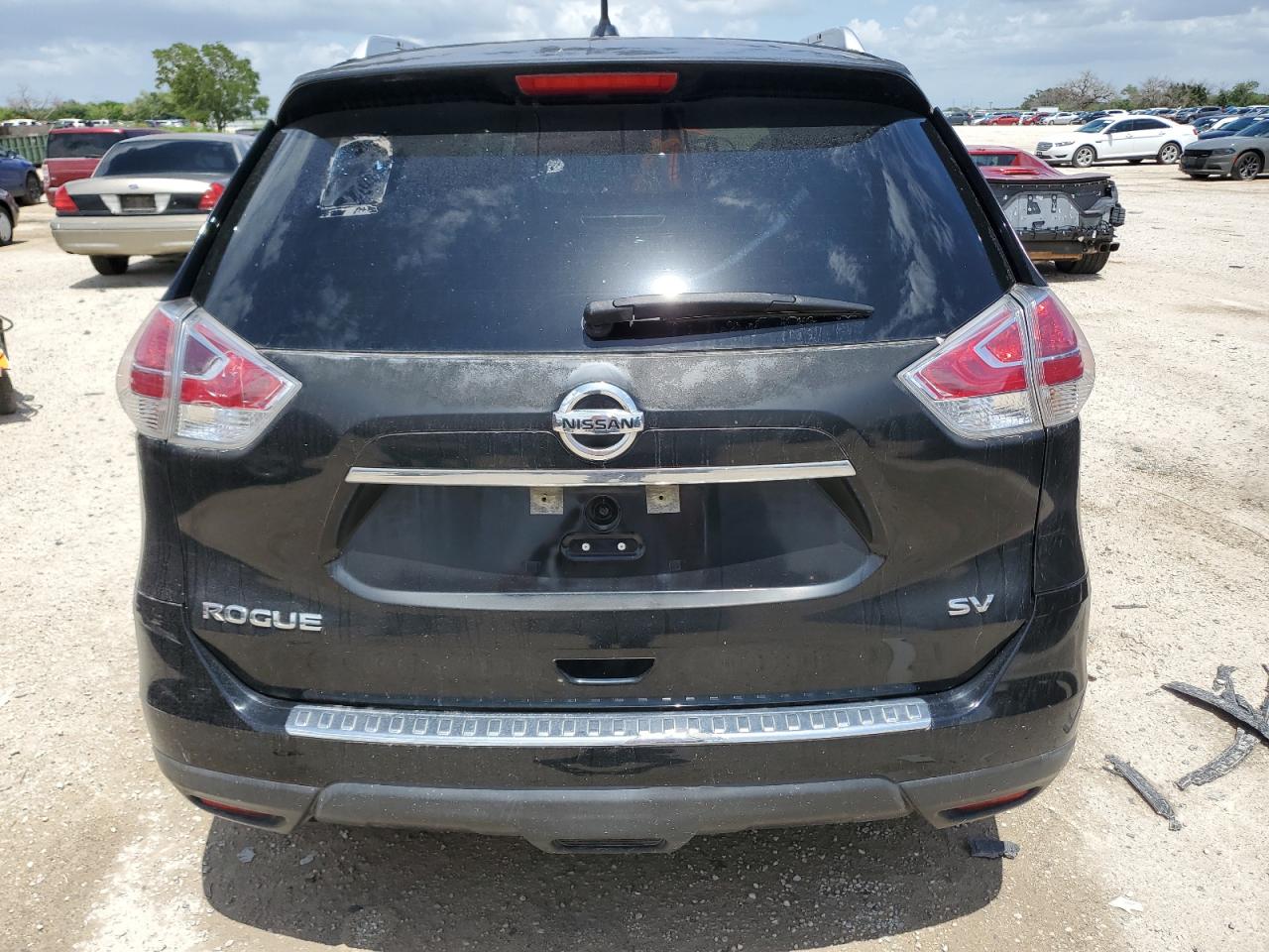 2015 Nissan Rogue S vin: KNMAT2MT8FP573014