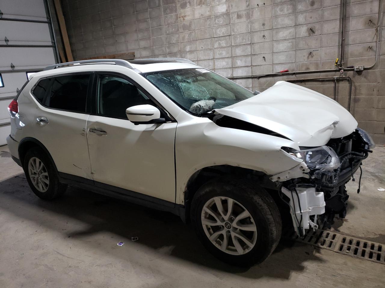 5N1AT2MVXHC779104 NISSAN ROGUE 2017