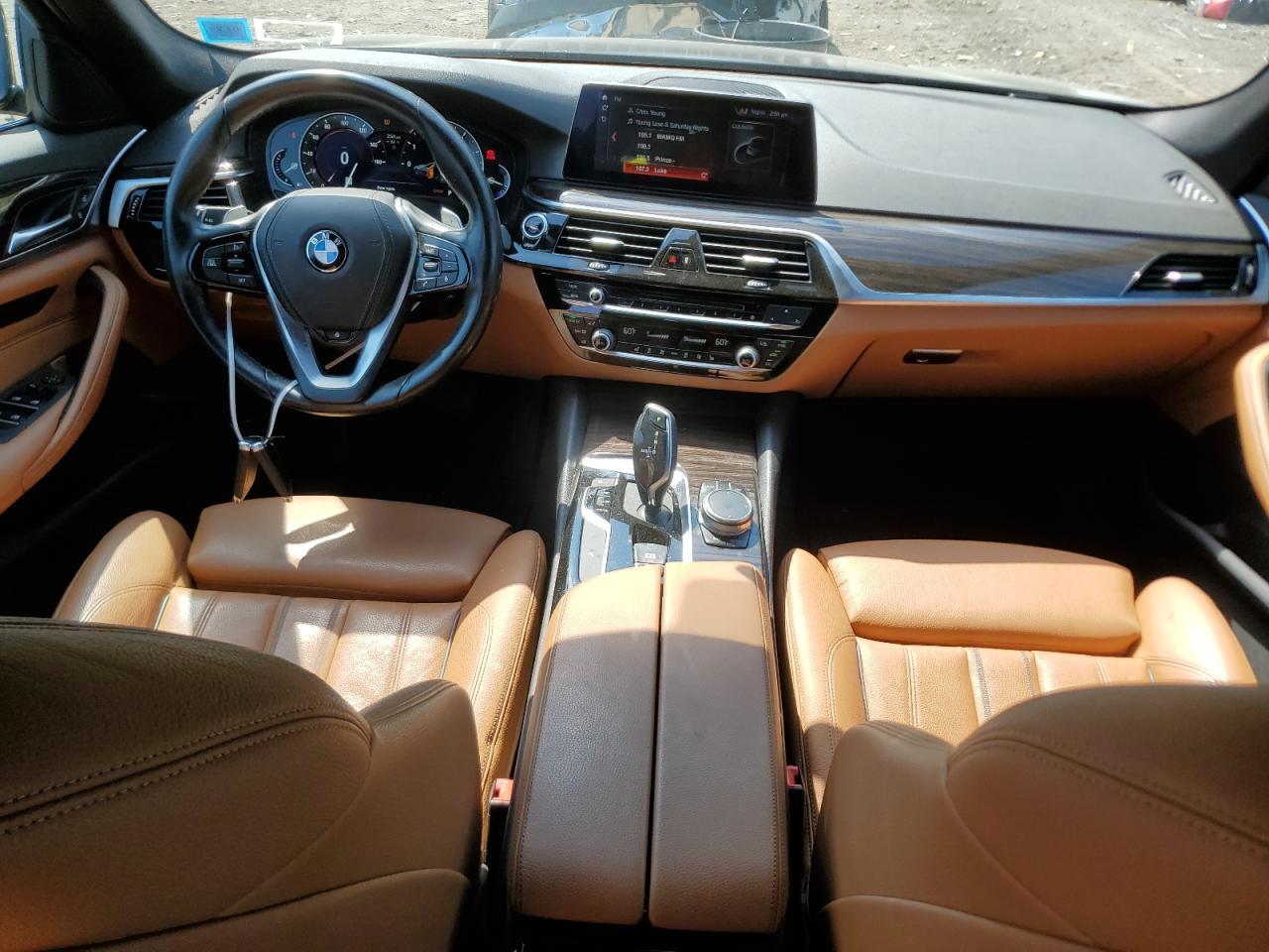 WBAJA7C55KWW23371 2019 BMW 530 Xi