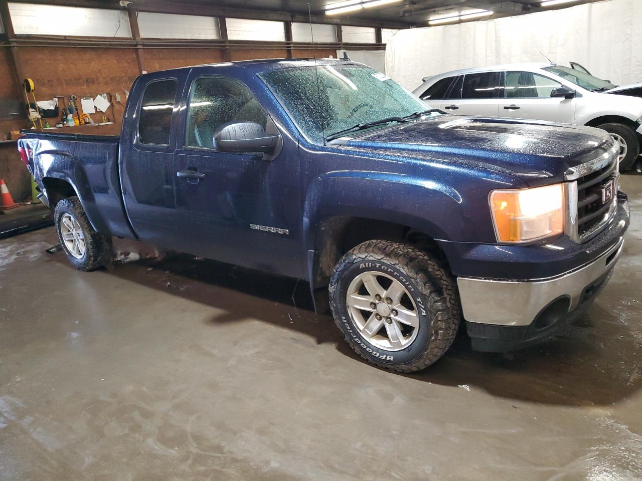 1GTR2VE38BZ189075 2011 GMC Sierra K1500 Sle