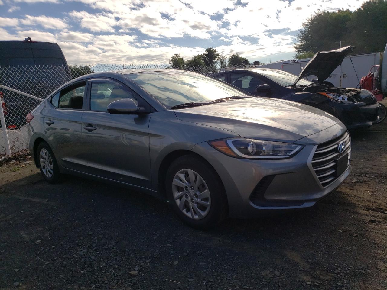 2018 Hyundai Elantra Se vin: KMHD74LFXJU575054