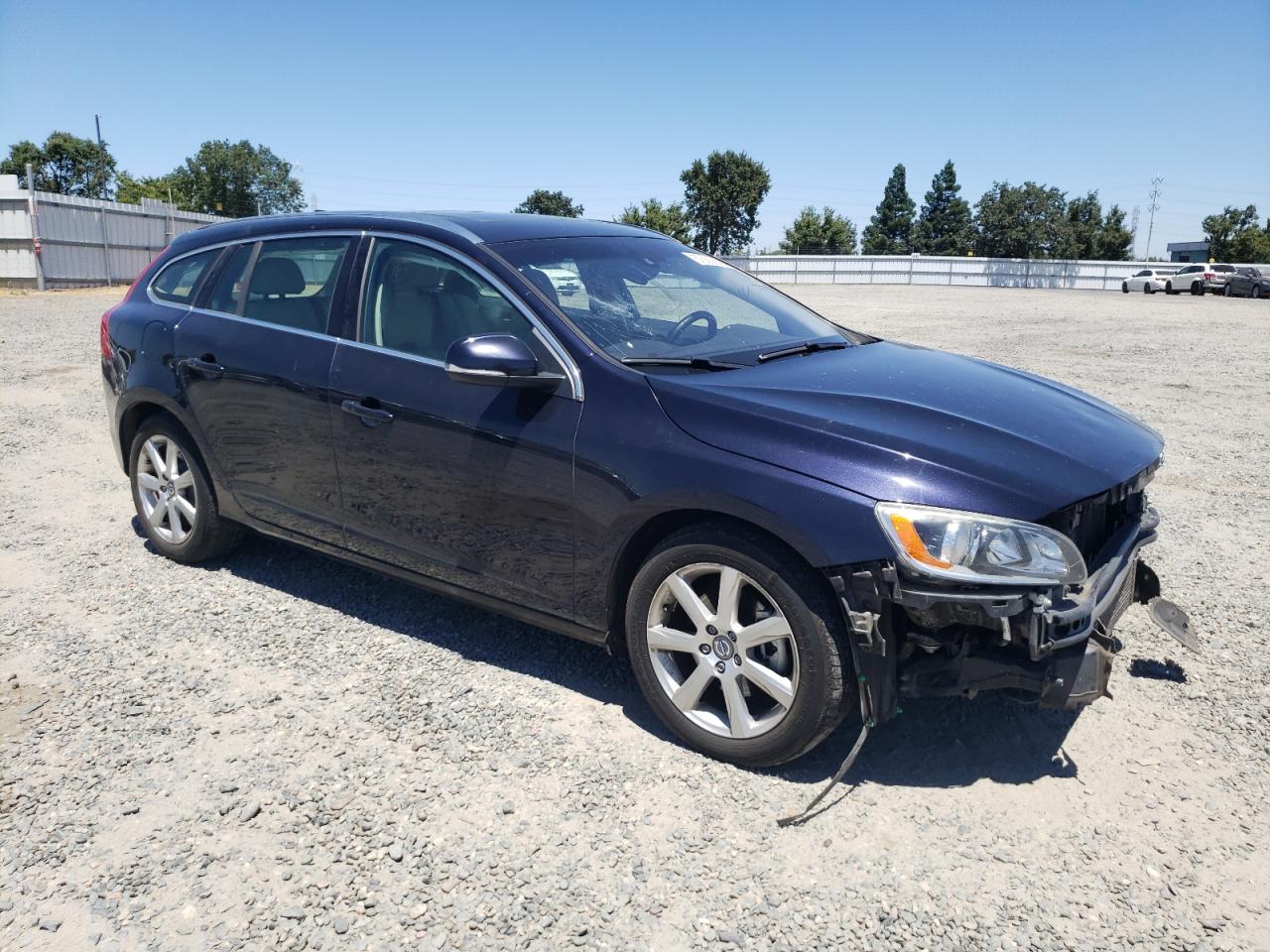 YV140MEK5H1330607 2017 Volvo V60 T5 Premier