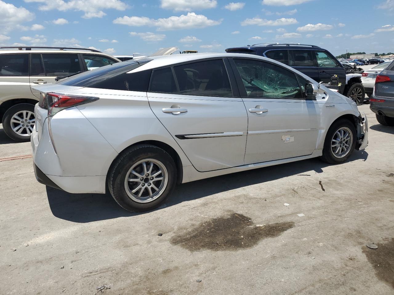 JTDKARFUXG3005025 2016 Toyota Prius