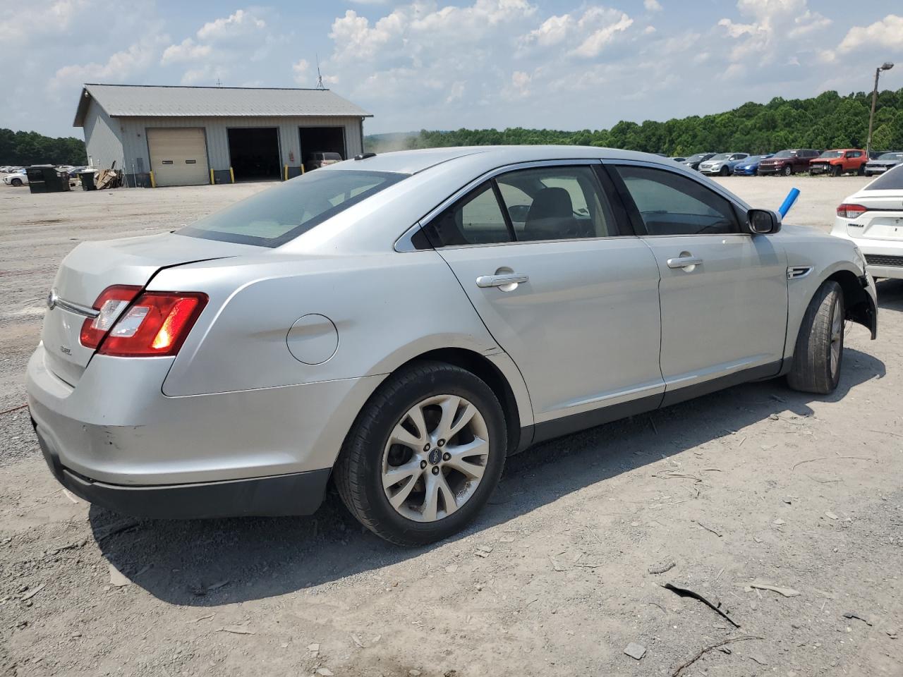 1FAHP2EW2BG143619 2011 Ford Taurus Sel