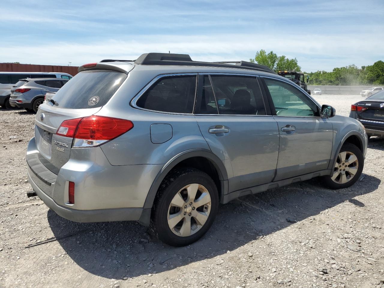 4S4BRBCC7B3337617 2011 Subaru Outback 2.5I Premium