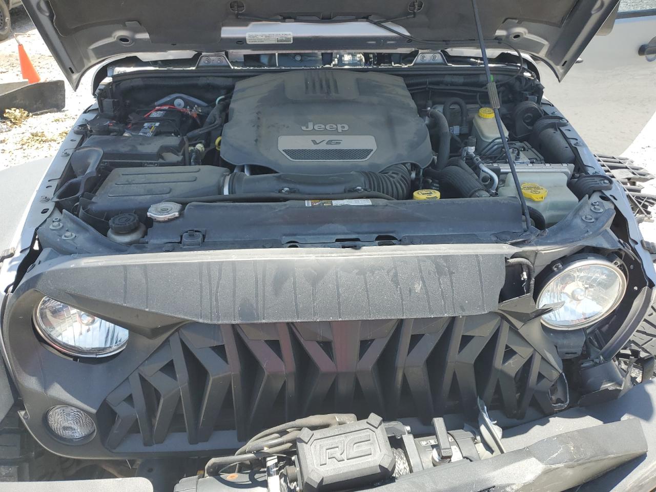 1C4BJWFG9FL568798 2015 Jeep Wrangler Unlimited Rubicon