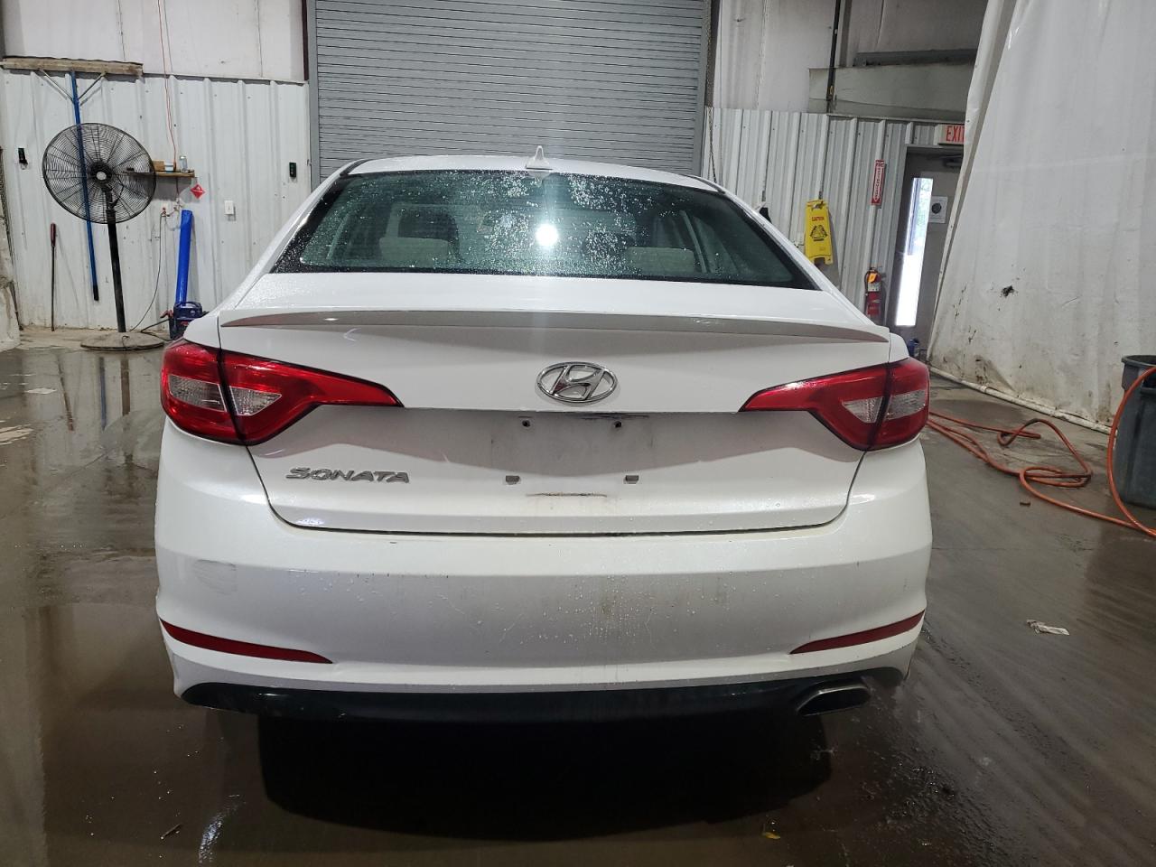 5NPE24AF2FH005786 2015 Hyundai Sonata Se